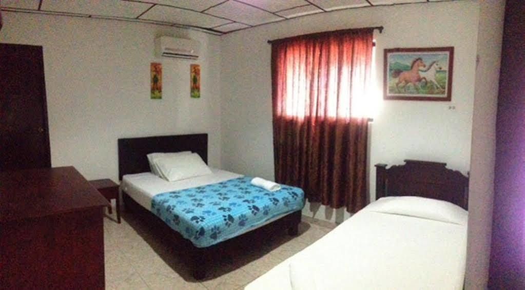 Crisor Hotel 2*