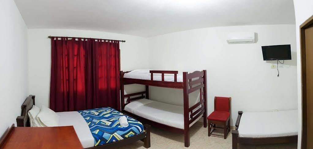 Hotel Crisor 2*