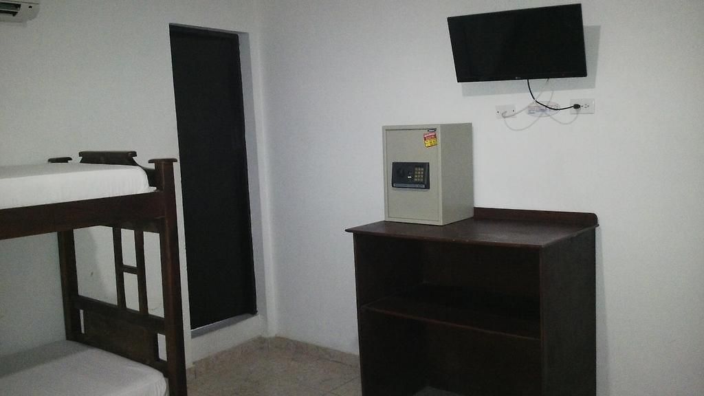 Hotel Crisor 2*