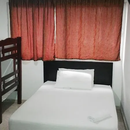 Crisor Hotel 2*
